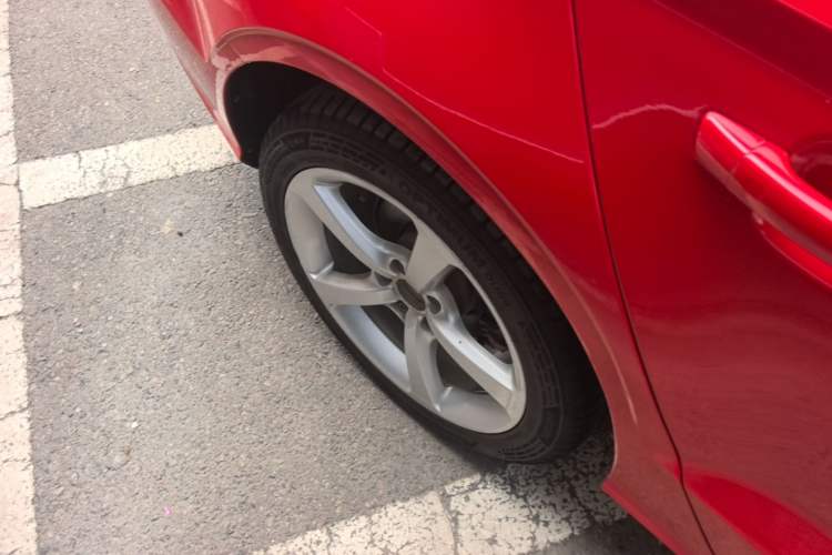 Used Audi A3 2014 Limousine 35 TFSI Automatic Comfort Model Right Rear Wheel Hub