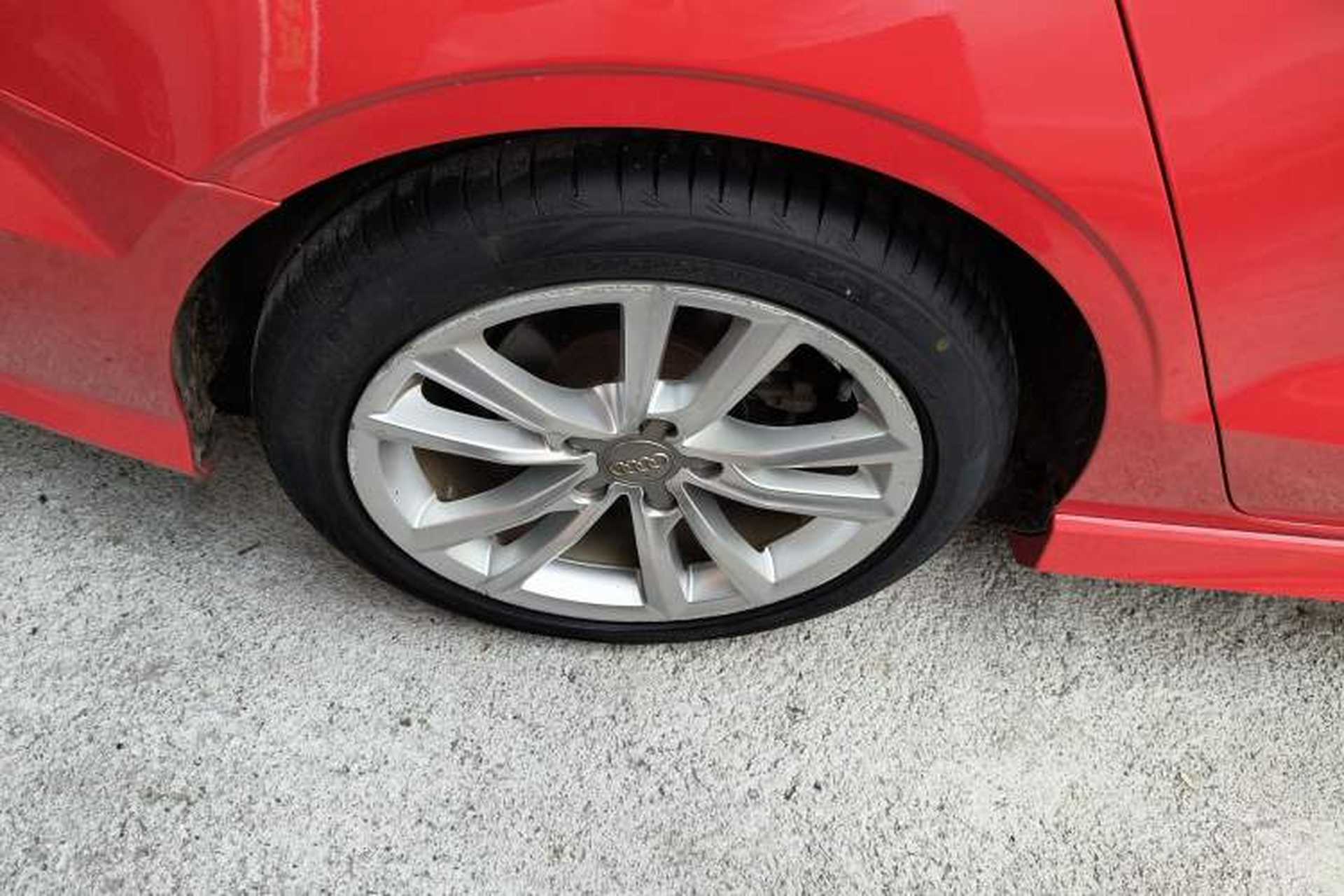 Used Audi A3 2014 Limousine 40 TFSI S line Comfort Model Right Rear Wheel Hub
