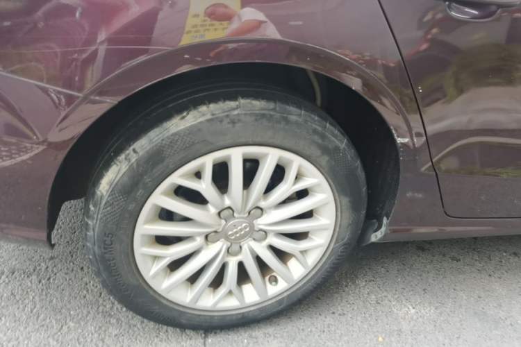 Used Audi A3 2014 Limousine 35 TFSI Automatic Advanced Model Right Rear Wheel Hub