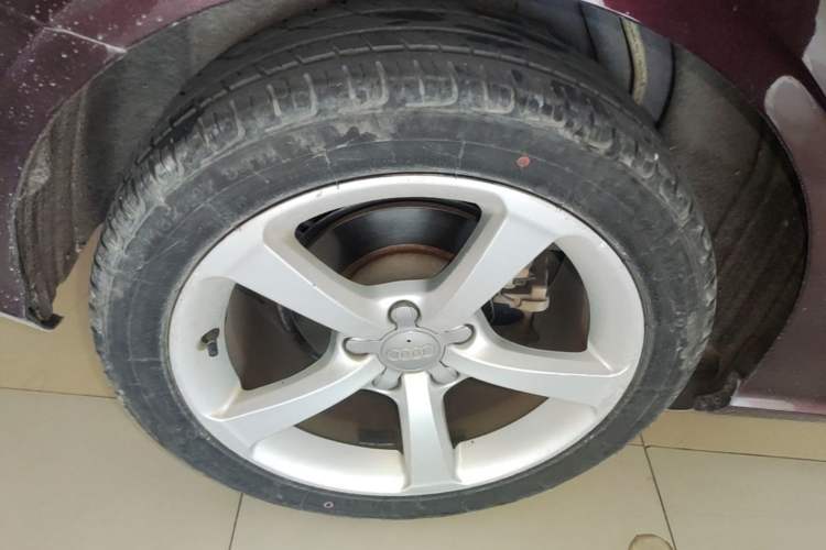 Used Audi A3 2014 Limousine 35 TFSI Automatic Comfort Model Right Rear Wheel Hub