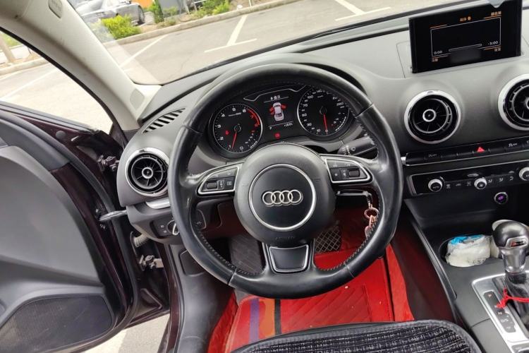 Used Audi A3 2014 Limousine 40 TFSI S line Comfort Model Steering Wheel