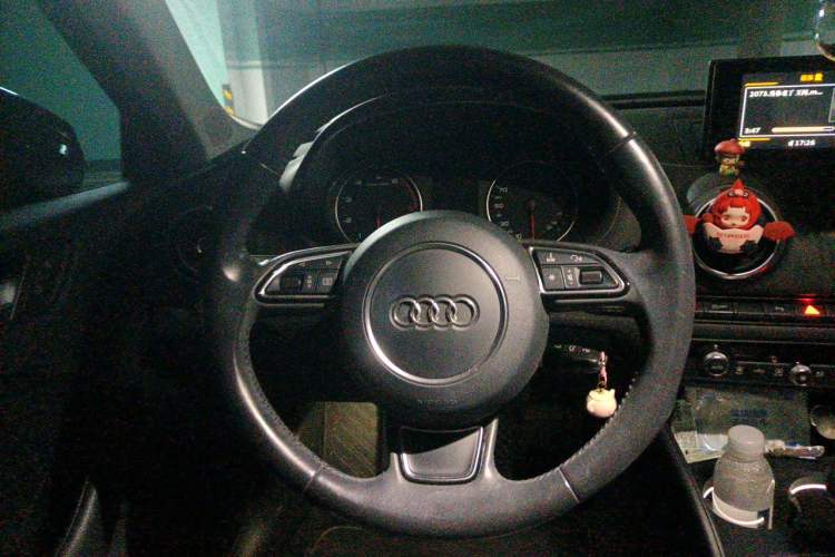 Used Audi A3 2014 Sportback 35 TFSI Automatic Comfort Model Steering Wheel