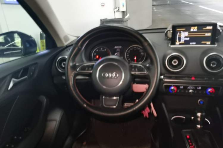 Used Audi A3 2014 Sportback 35 TFSI Automatic Comfort Model Steering Wheel