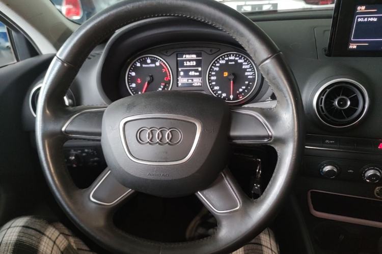 Used Audi A3 2014 Limousine 35 TFSI Automatic Advanced Model Steering Wheel