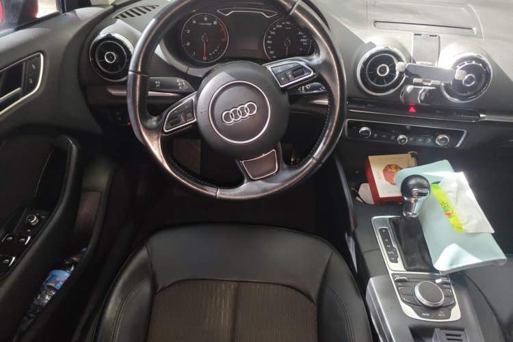 Used Audi A3 2014 Limousine 40 TFSI S line Comfort Model Steering Wheel