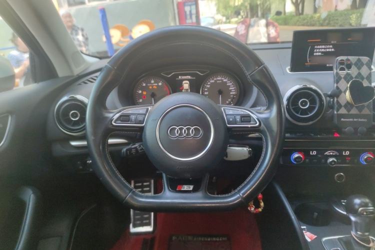 Used Audi A3 2014 Limousine 35 TFSI Automatic Advanced Model Steering Wheel