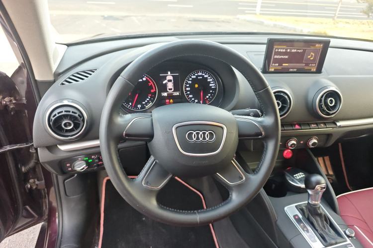 Used Audi A3 2014 Limousine 35 TFSI Automatic Advanced Model Steering Wheel