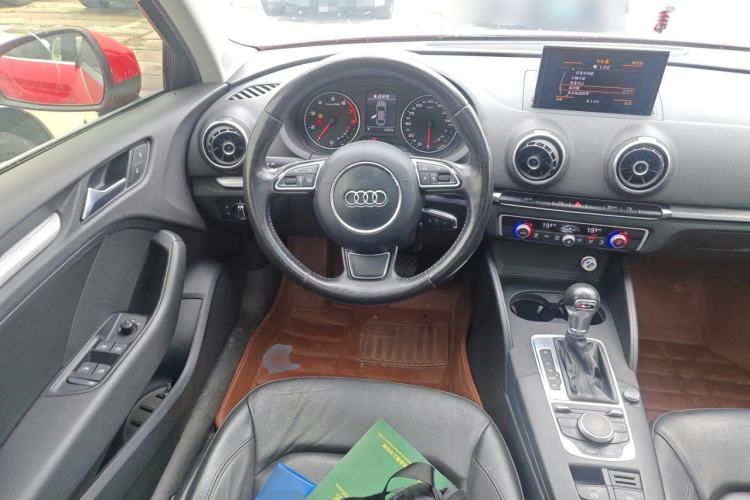 Used Audi A3 2014 Limousine 35 TFSI Automatic Comfort Model Steering Wheel
