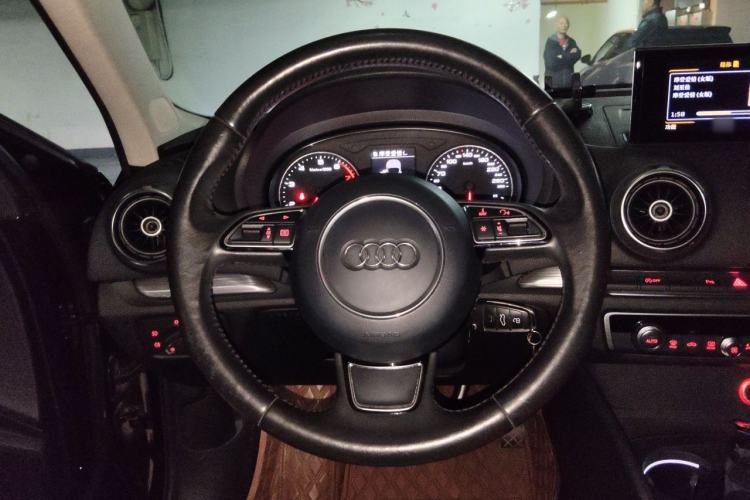 Used Audi A3 2014 Limousine 35 TFSI Automatic Comfort Model Steering Wheel