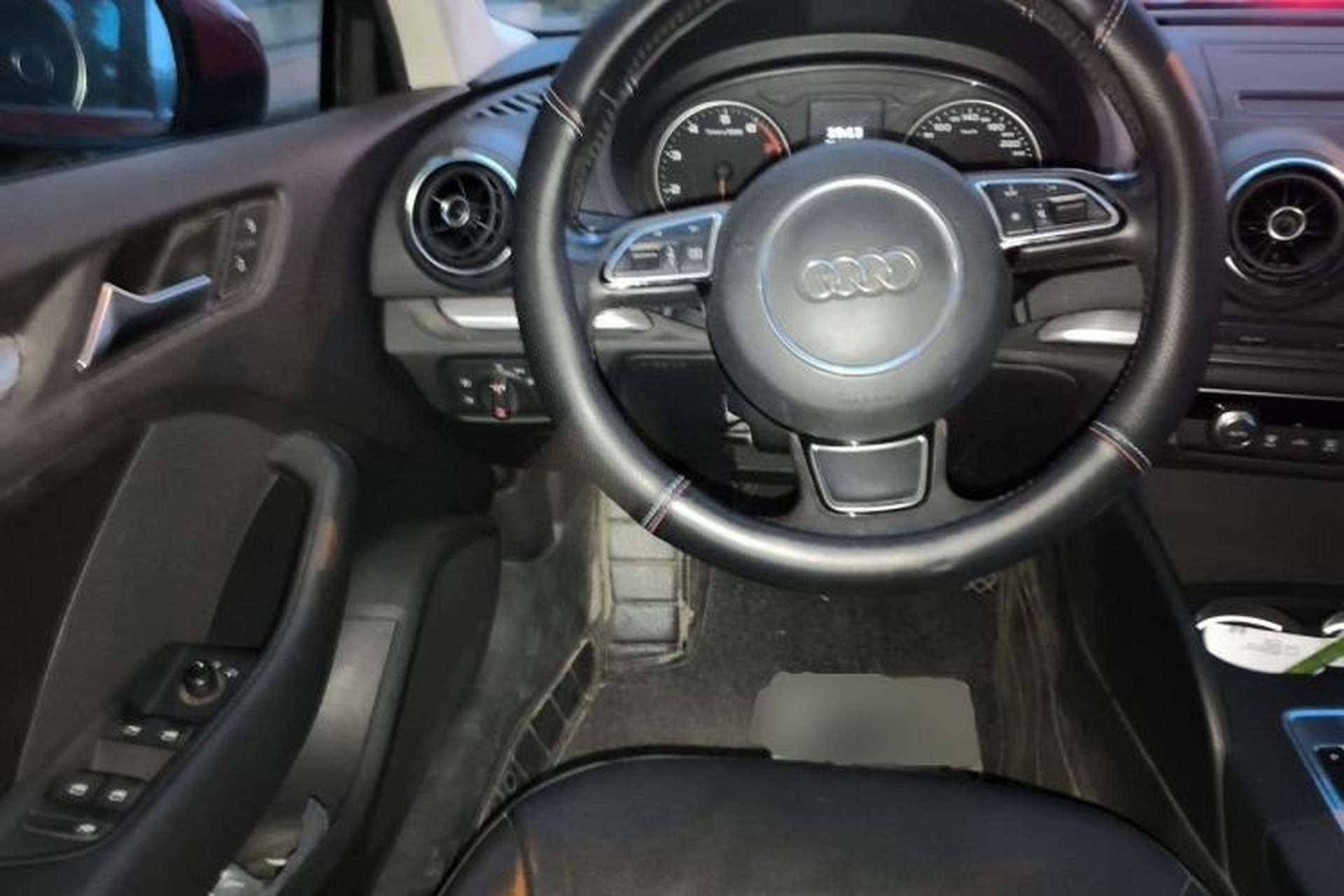 Used Audi A3 2014 Limousine 35 TFSI Automatic Comfort Model Steering Wheel