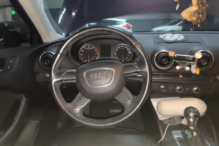 Used Audi A3 2014 Sportback 35 TFSI Automatic Ambition Edition Steering Wheel