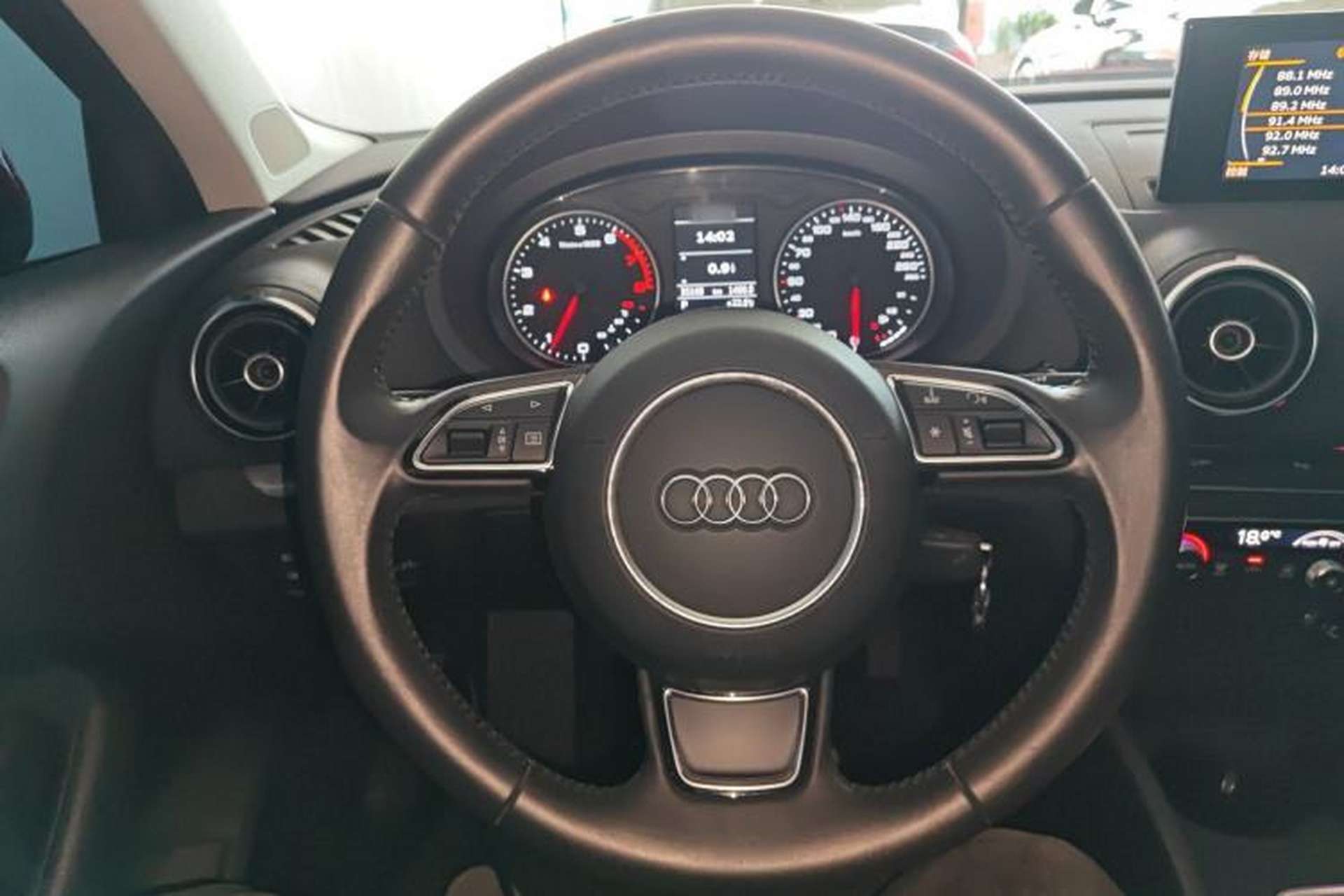 Used Audi A3 2014 Limousine 35 TFSI Automatic Comfort Model Steering Wheel
