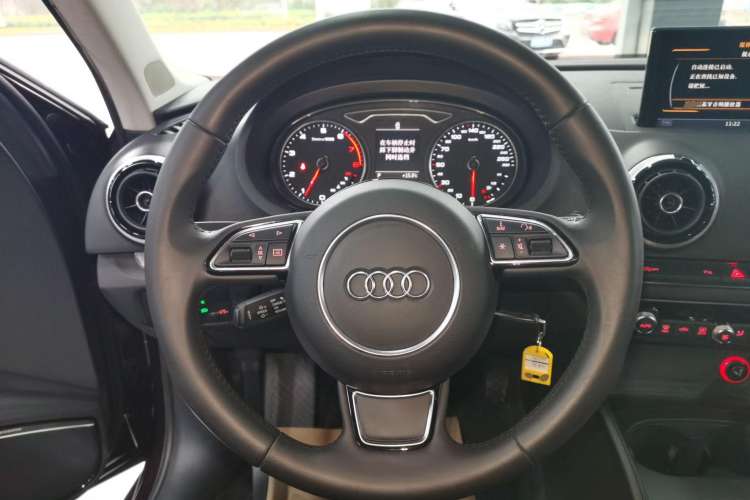 Used Audi A3 2014 Limousine 40 TFSI S line Luxury Model Steering Wheel