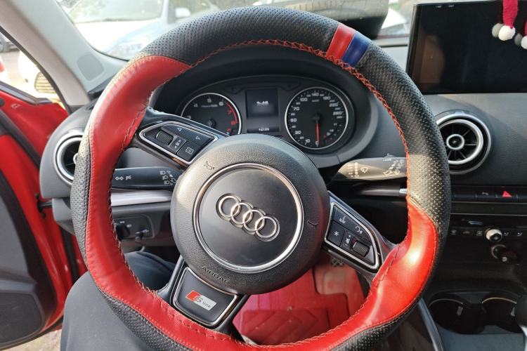 Used Audi A3 2014 Sportback 35 TFSI Automatic Comfort Model Steering Wheel