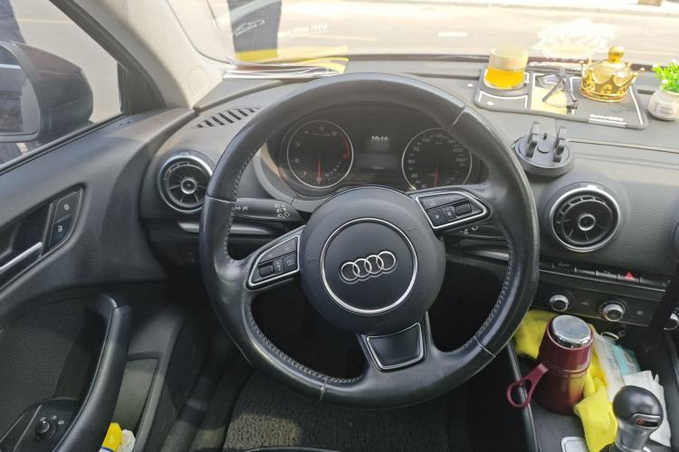 Used Audi A3 2014 Limousine 35 TFSI Automatic Fashion Model Steering Wheel