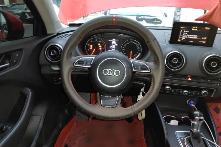 Used Audi A3 2014 Limousine 35 TFSI Automatic Comfort Model Steering Wheel