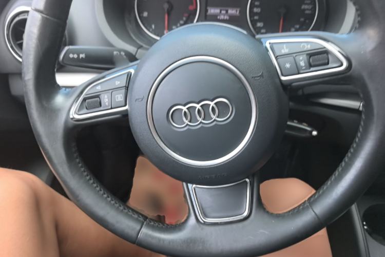 Used Audi A3 2014 Limousine 35 TFSI Automatic Comfort Model Steering Wheel
