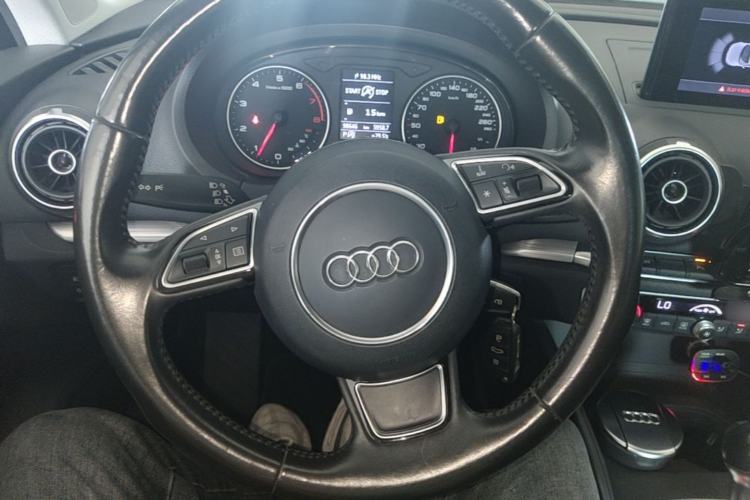 Used Audi A3 2014 Limousine 35 TFSI Automatic Comfort Model Steering Wheel