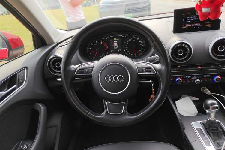 Used Audi A3 2014 Sportback 40 TFSI S line Comfort Model Steering Wheel
