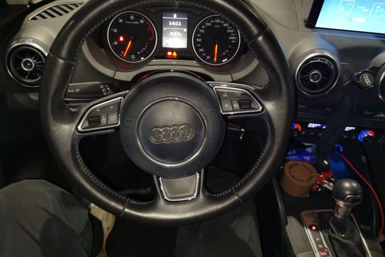 Used Audi A3 2014 Limousine 35 TFSI Automatic Comfort Model Steering Wheel
