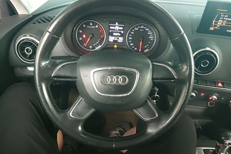 Used Audi A3 2014 Limousine 35 TFSI Automatic Advanced Model Steering Wheel
