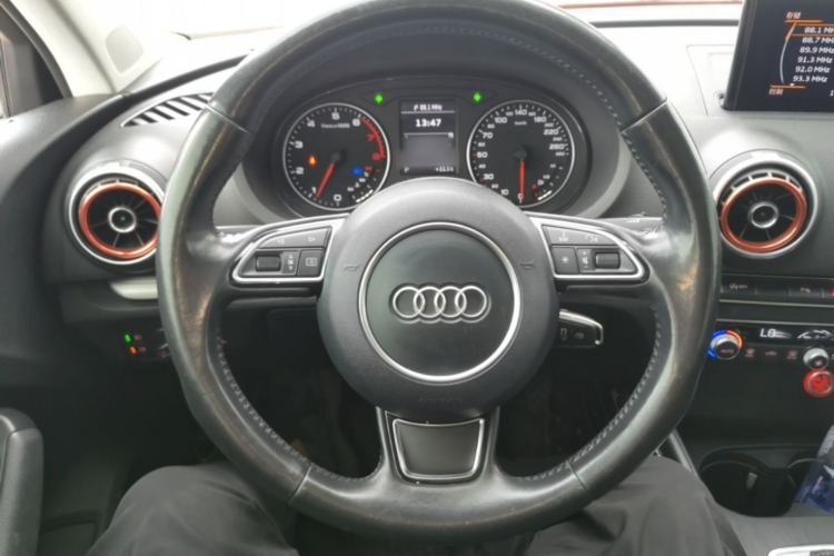 Used Audi A3 2014 Limousine 35 TFSI Automatic Comfort Model Steering Wheel
