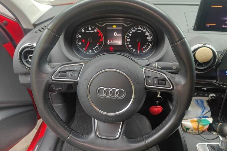 Used Audi A3 2014 Limousine 40 TFSI S line Comfort Model Steering Wheel