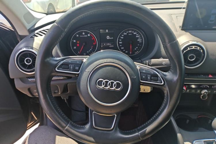 Used Audi A3 2014 Limousine 35 TFSI Automatic Comfort Model Steering Wheel
