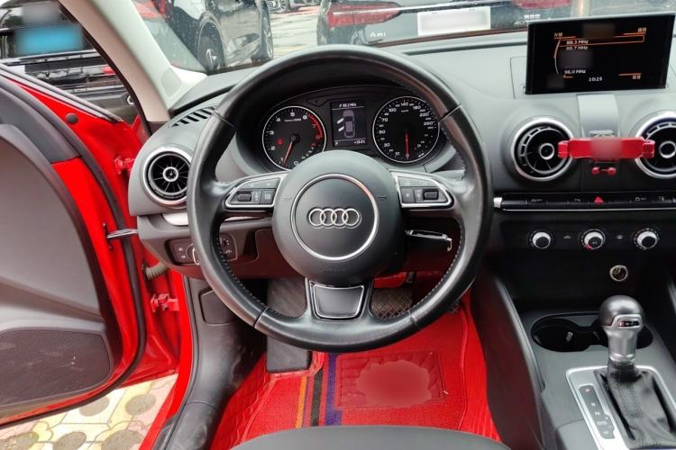 Used Audi A3 2014 Limousine 35 TFSI Automatic Fashion Model Steering Wheel