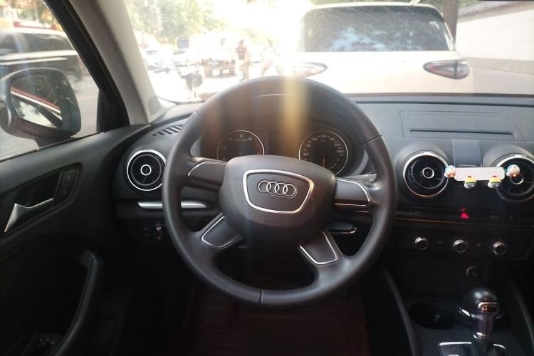 Used Audi A3 2014 Limousine 35 TFSI Automatic Advanced Model Steering Wheel