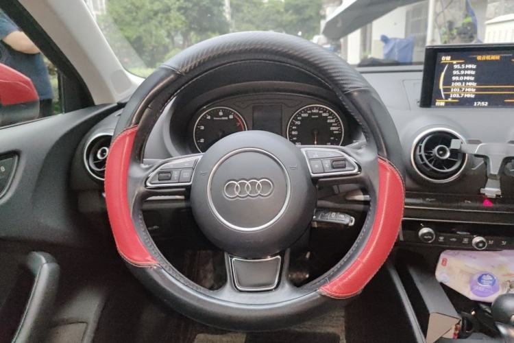 Used Audi A3 2014 Limousine 35 TFSI Automatic Comfort Model Steering Wheel