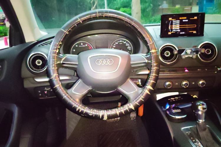 Used Audi A3 2014 Limousine 35 TFSI Automatic Advanced Model Steering Wheel