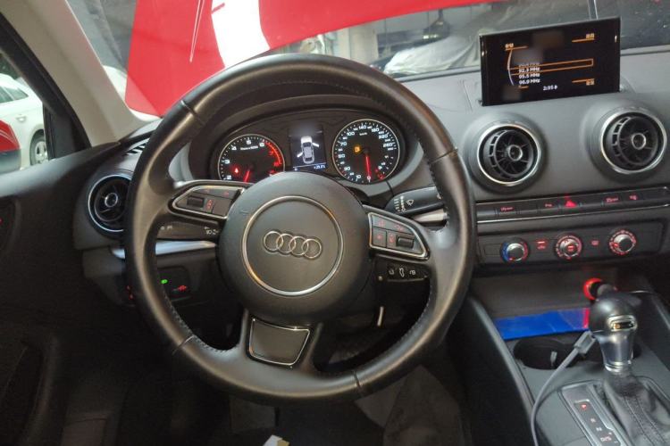 Used Audi A3 2014 Limousine 35 TFSI Automatic Fashion Model Steering Wheel