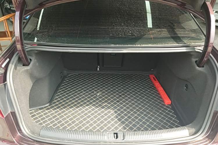 Used Audi A3 2014 Limousine 35 TFSI Automatic Advanced Model Trunk