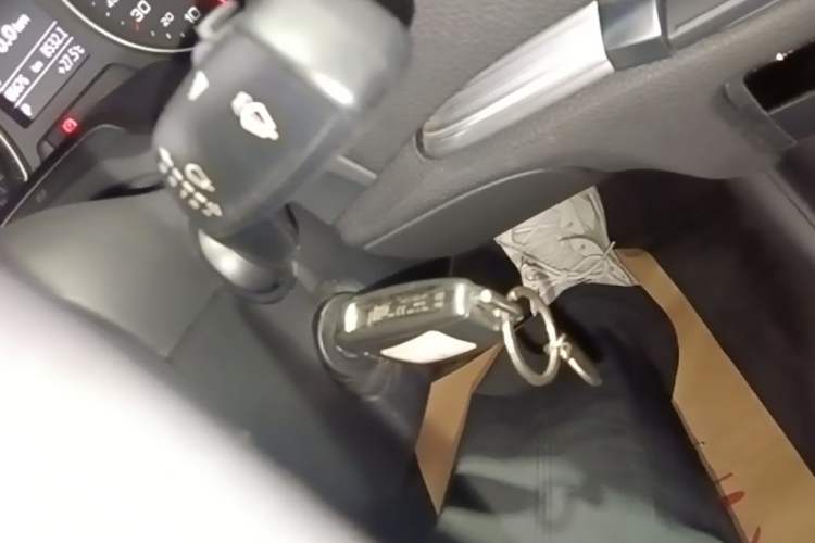 Used Audi A3 2014 Limousine 35 TFSI Automatic Comfort Model Vehicle Key