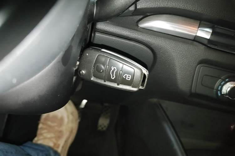 Used Audi A3 2014 Limousine 35 TFSI Automatic Fashion Model Vehicle Key