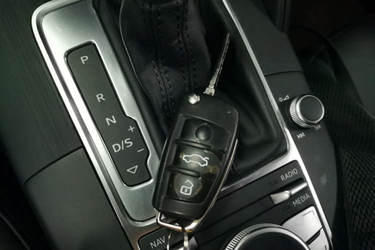 Used Audi A3 2014 Limousine 40 TFSI S line Luxury Model Vehicle Key