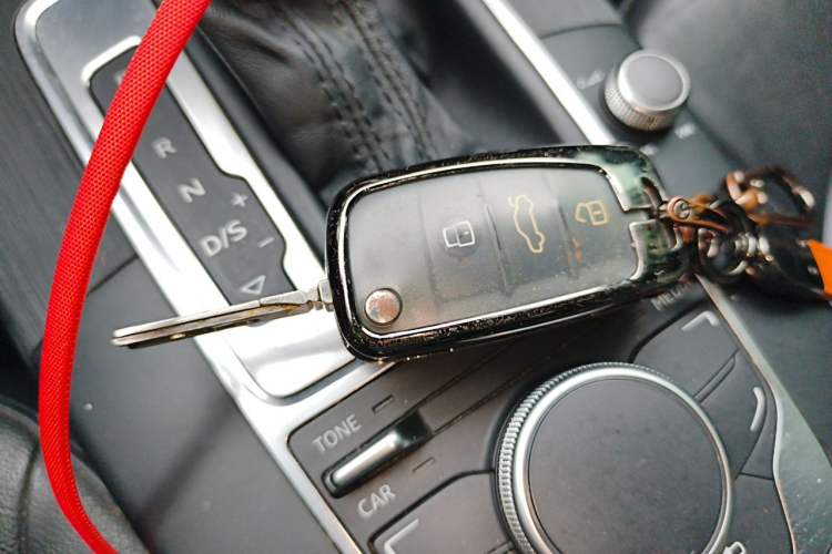 Used Audi A3 2014 Limousine 35 TFSI Automatic Comfort Model Vehicle Key