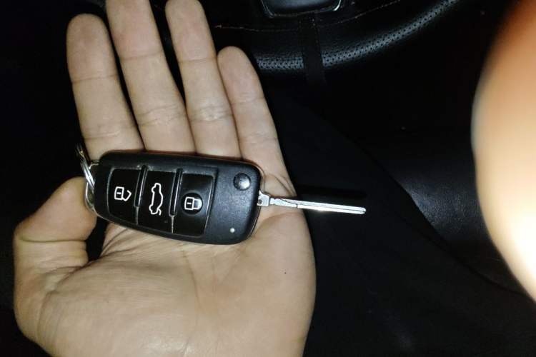 Used Audi A3 2014 Limousine 35 TFSI Automatic Comfort Model Vehicle Key