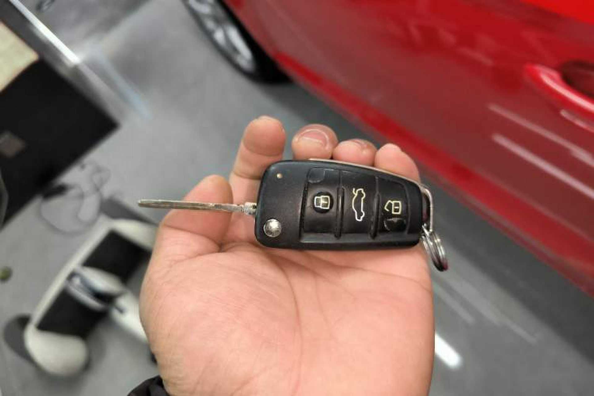 Used Audi A3 2014 Limousine 35 TFSI Automatic Comfort Model Vehicle Key