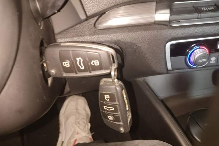 Used Audi A3 2014 Limousine 35 TFSI Automatic Comfort Model Vehicle Key