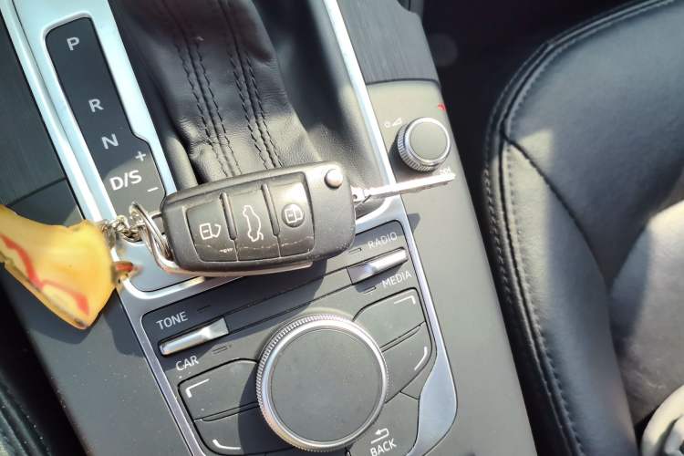Used Audi A3 2014 Limousine 35 TFSI Automatic Fashion Model Vehicle Key