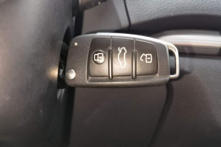 Used Audi A3 2014 Limousine 35 TFSI Automatic Comfort Model Vehicle Key