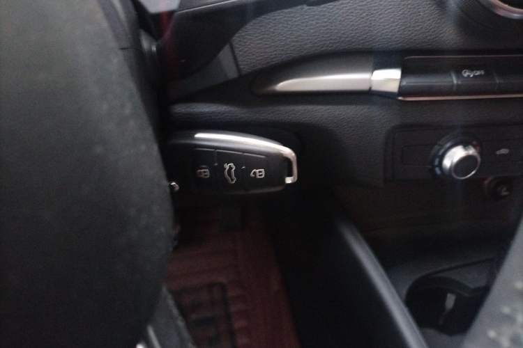 Used Audi A3 2014 Limousine 35 TFSI Automatic Advanced Model Vehicle Key
