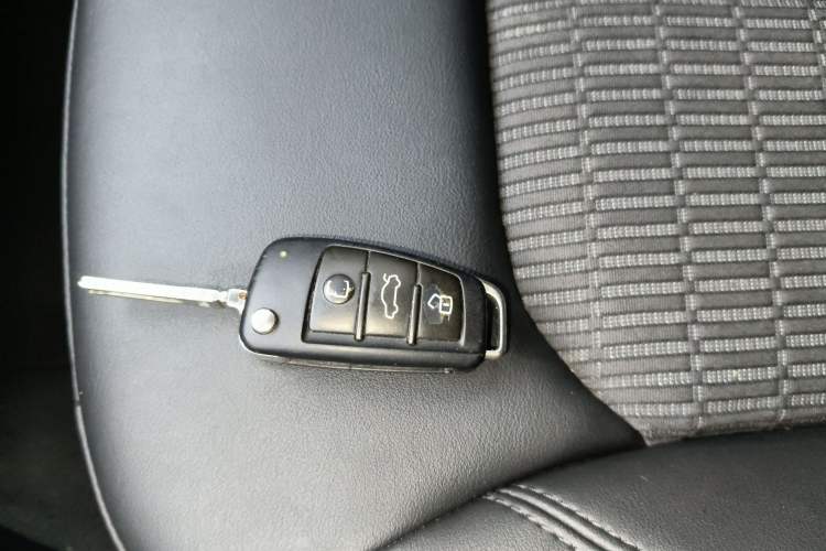 Used Audi A3 2014 Limousine 40 TFSI S line Comfort Model Vehicle Key