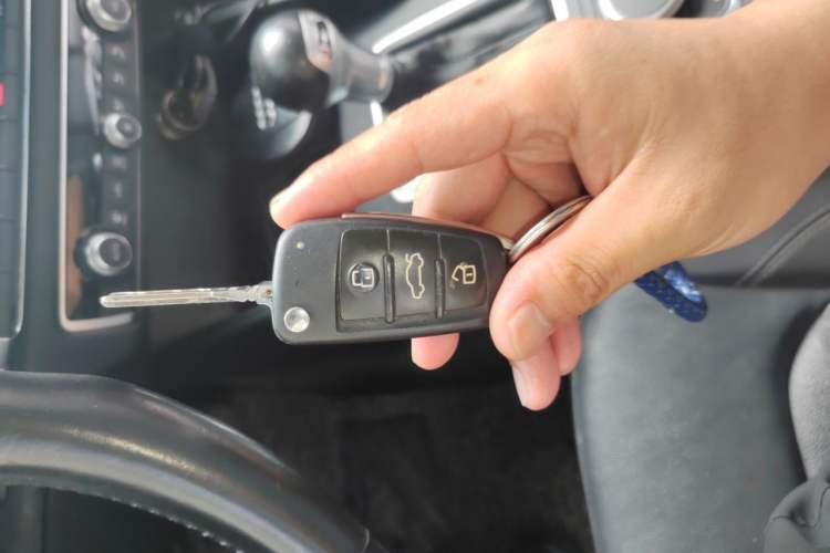 Used Audi A3 2014 Limousine 35 TFSI Automatic Comfort Model Vehicle Key