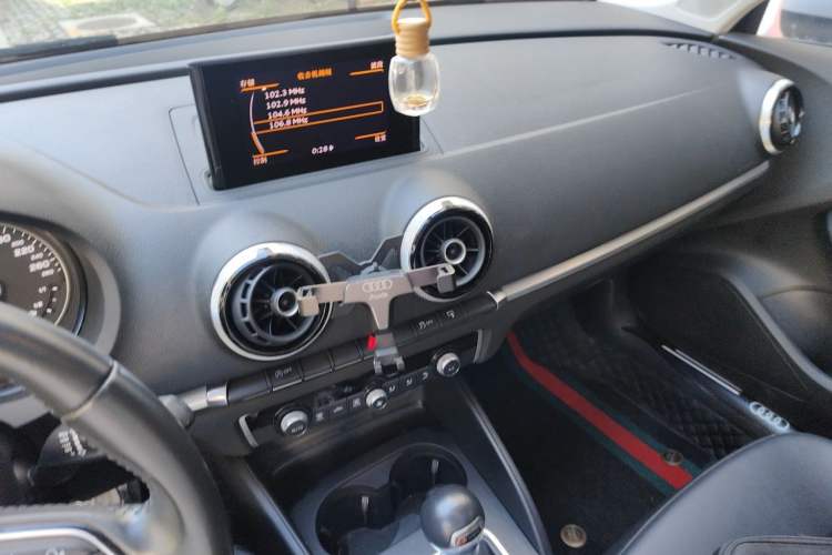 Used Audi A3 2014 Limousine 40 TFSI S line Comfort Model Audio And AC Panel
