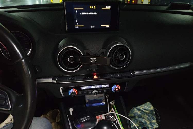 Used Audi A3 2014 Sportback 35 TFSI Automatic Luxury Model Audio And AC Panel