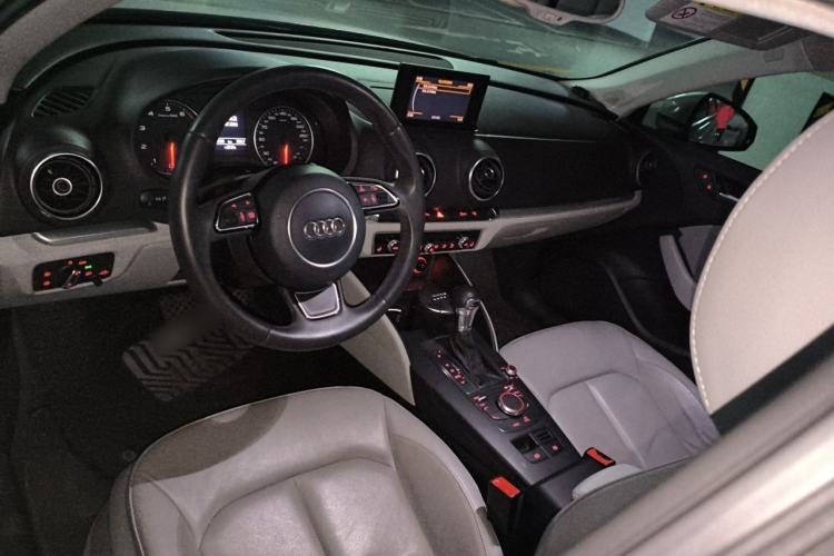Used Audi A3 2014 Sportback 35 TFSI Automatic Comfort Model Center Console