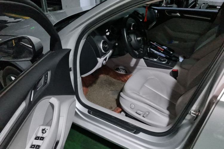 Used Audi A3 2014 Limousine 35 TFSI Automatic Comfort Model Driver Seat